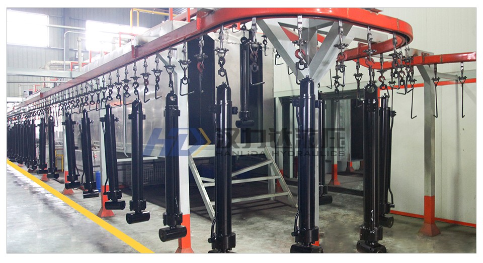 1656384818910263.jpg YHG1冶金油缸噴漆.jpg